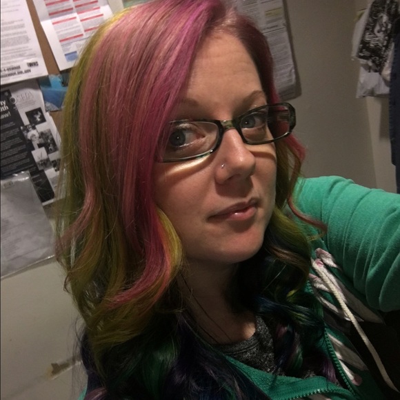 Meet your Posher, Alisha - Picture 1 of 1