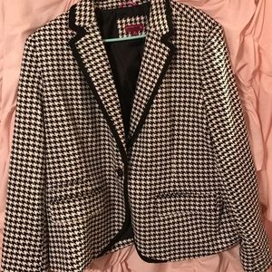 Houndstooth blazer
