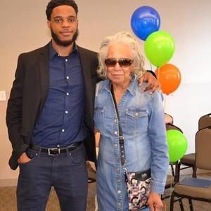 Meet your Posher, Miles