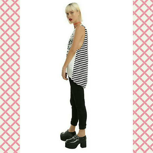 2 LEFT🎀🌷 Ivory & Black Skull TOP🌷 - Picture 3 of 3