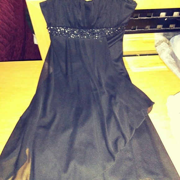 Black dress - Picture 2 of 4