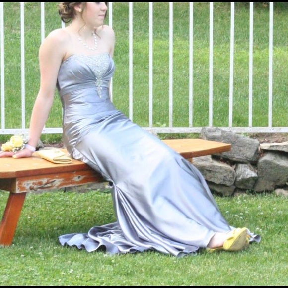Prom Dress - Picture 3 of 3