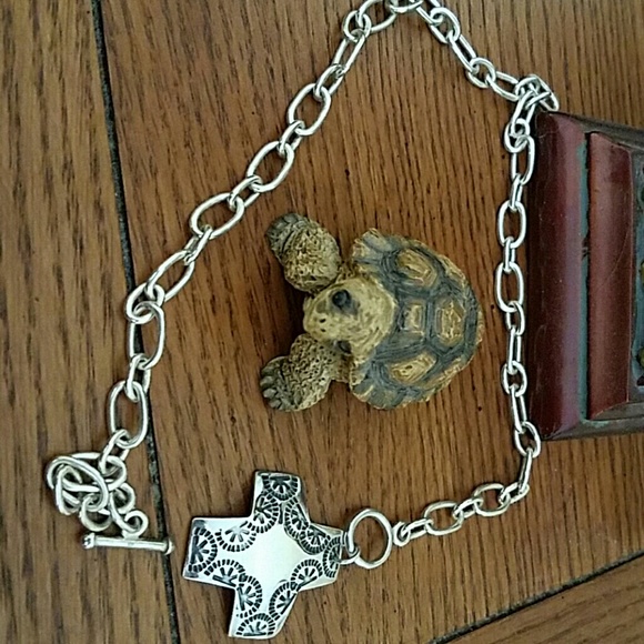 Silpada Jewelry - Silpada virtuosity etched cross necklace