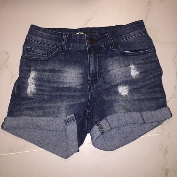 Urban outfitters BDG Jean shorts in size 27.