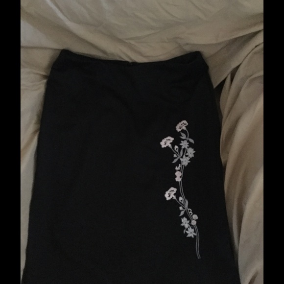 Shirt with flowers on side