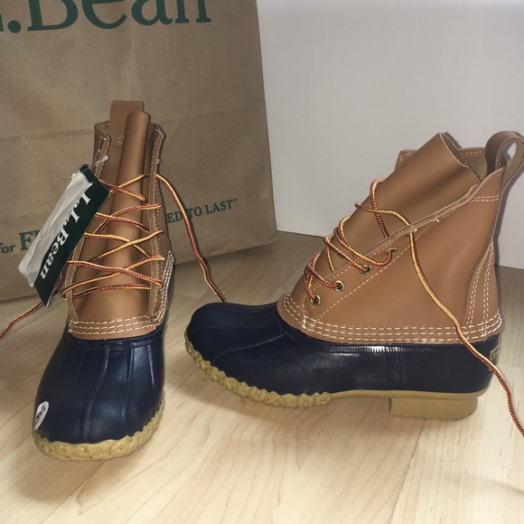 BrandNEW! LL Bean 8" Boots! Tan / Navy! Size 6/7!