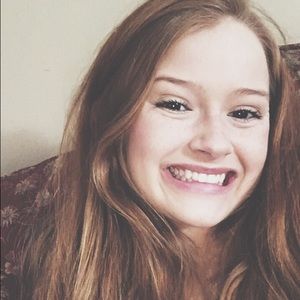 Meet your Posher, Caitlin