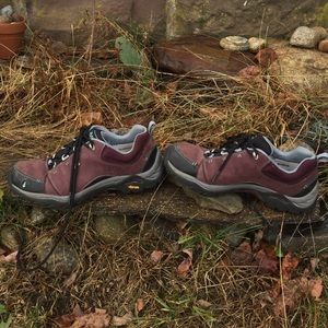 Vibram hiking shoes good used condition