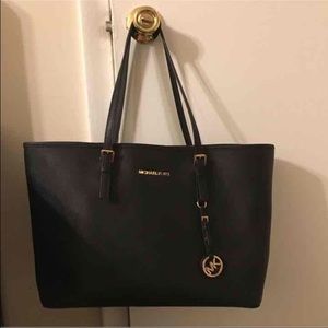 Michael kors black jet set travel