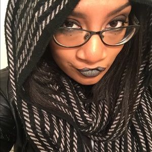 Meet your Posher, Janelle