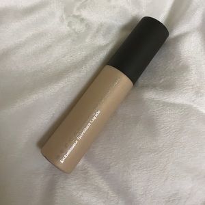 Becca champagne pop liquid highlighter