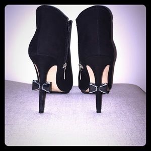 Victoria Secret pointy black bootie