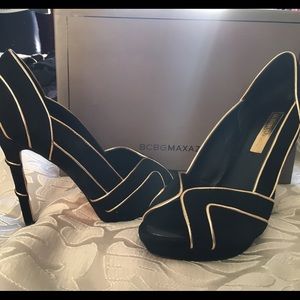 BCBG Black and Gold heels