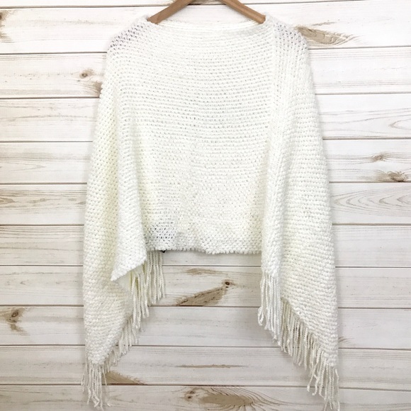 Ivory Fringe Poncho | E2 - Picture 4 of 4