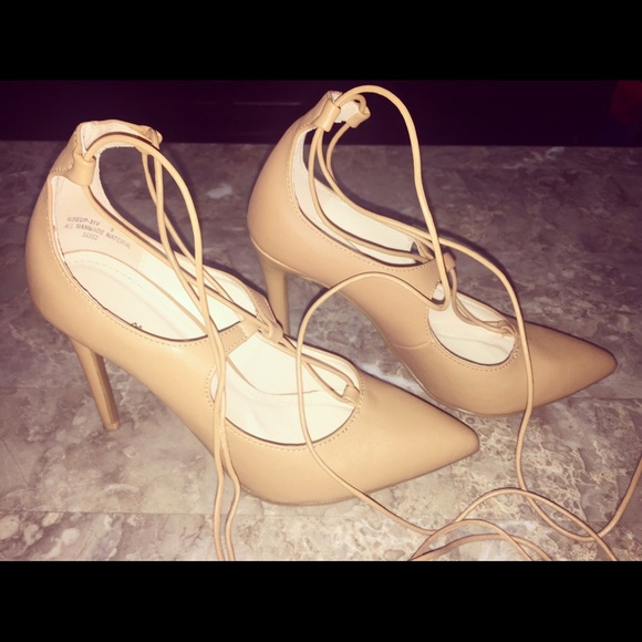 Nude lace up heels - Picture 2 of 4