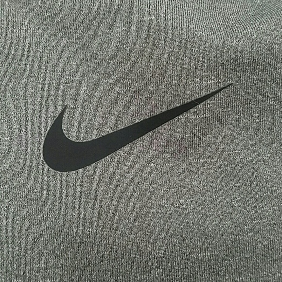 NIKE *nwot* Dri-Fit Sz Medium Dark Gray Sports Bra - Picture 4 of 4