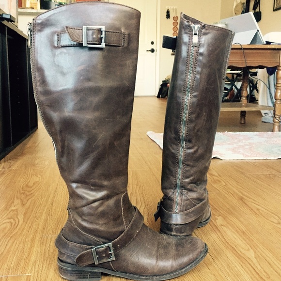 American Eagle boots. Size 6.
