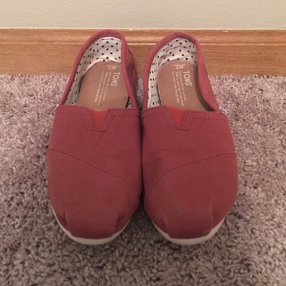 EUC Red TOMS