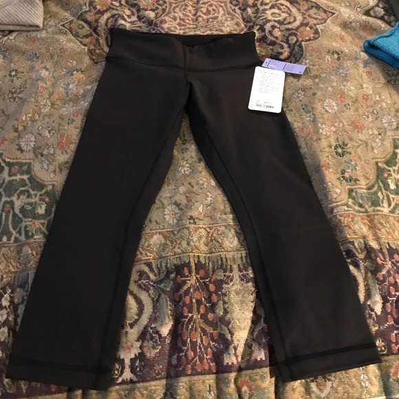 NWT Lululemon Wunder Under Crop III size 6