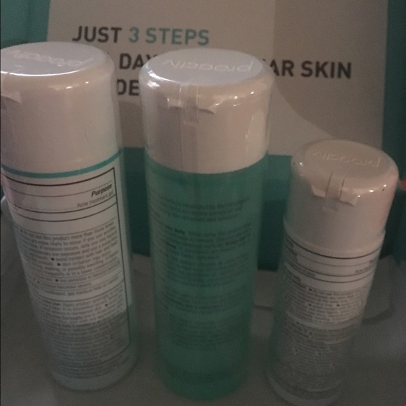 3 Step Proactiv System - Picture 2 of 4