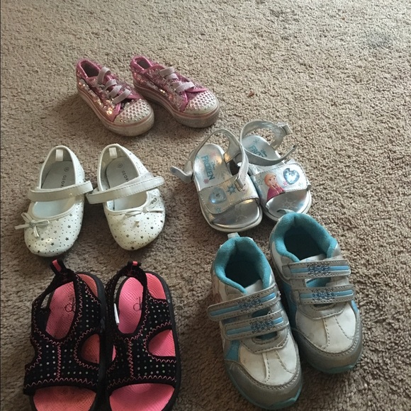 Girls shoes