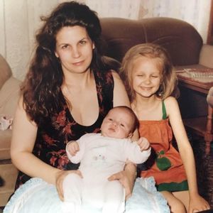 Meet your Posher, Assia