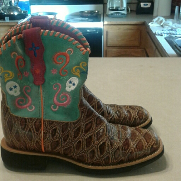 Arial boots size 1 girls