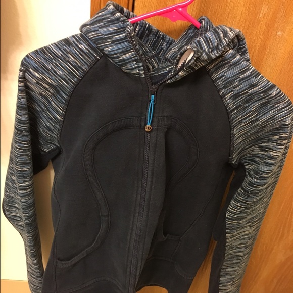 Lululemon scuba ! Size 6.