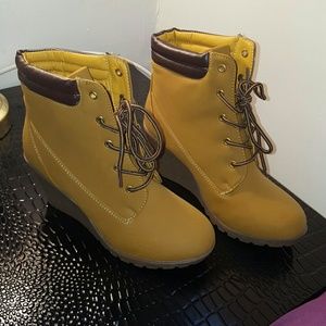 Wegde boots