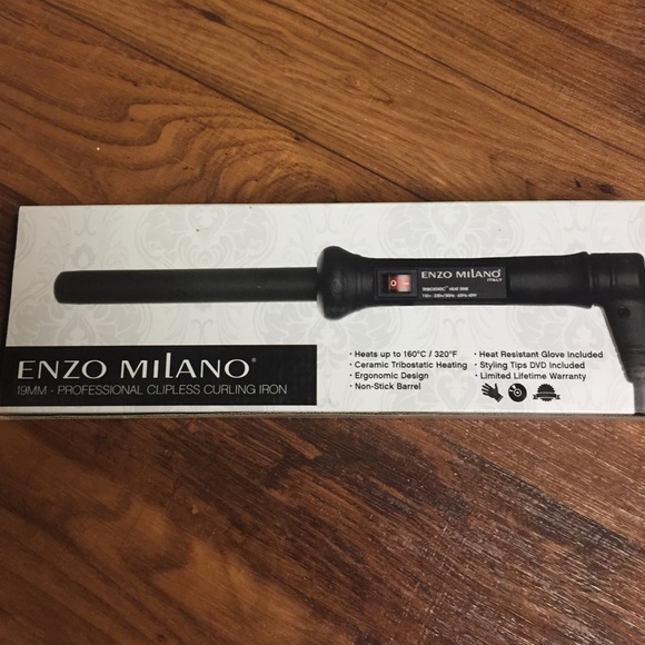 Enzo Milano 19mm pro clipless curling iron.