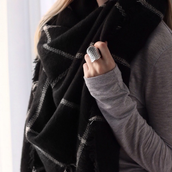 Central Park Plaid Blanket Scarf - Picture 2 of 4