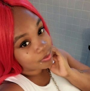 Meet your Posher, Flora