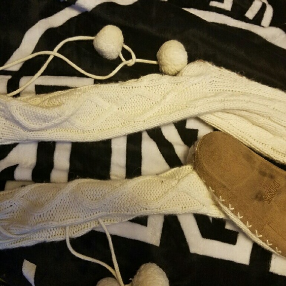 Victorias secret pink slipper socks/muk luks - Picture 1 of 1