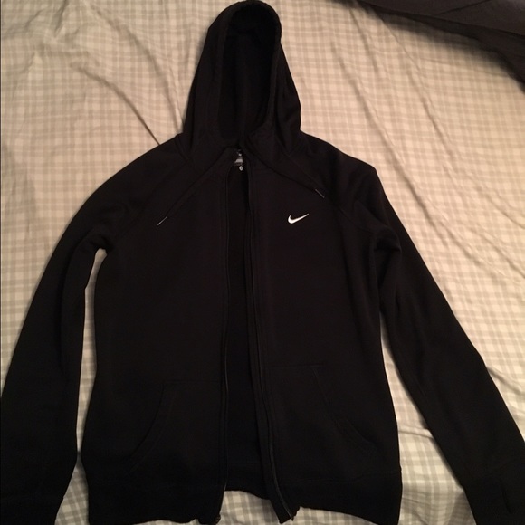 Woman's Nike black sweat shirt !