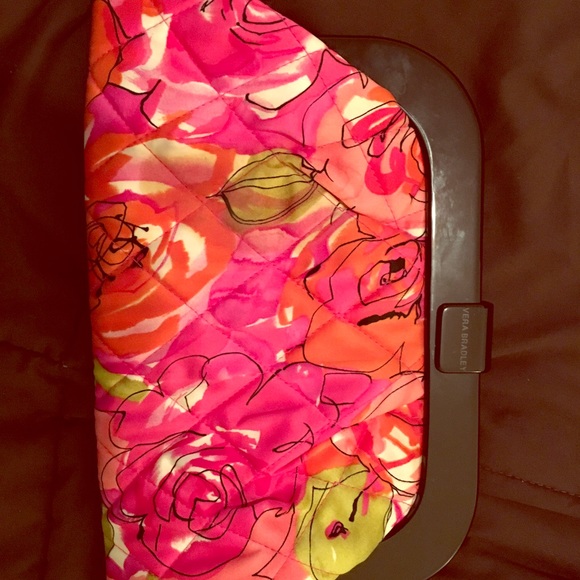 ⚡️make an offer!⚡️Vera Bradley Floral Clutch