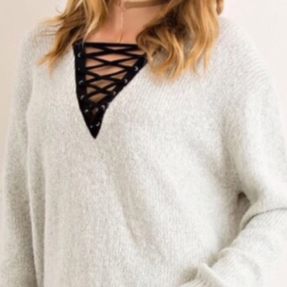 🆕TAMARA cross cross sweater top - GREY - Picture 3 of 4