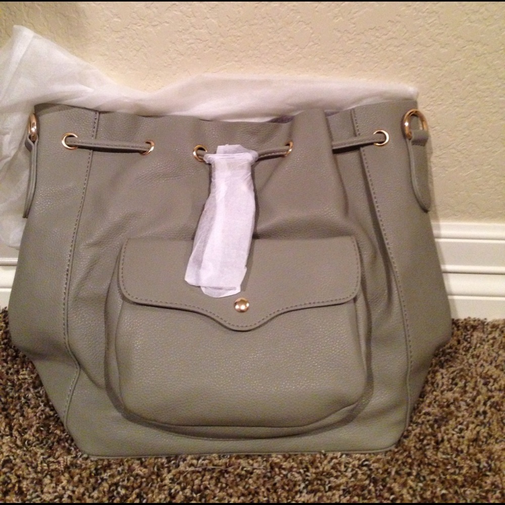 •Bucket Bag• - Picture 1 of 3
