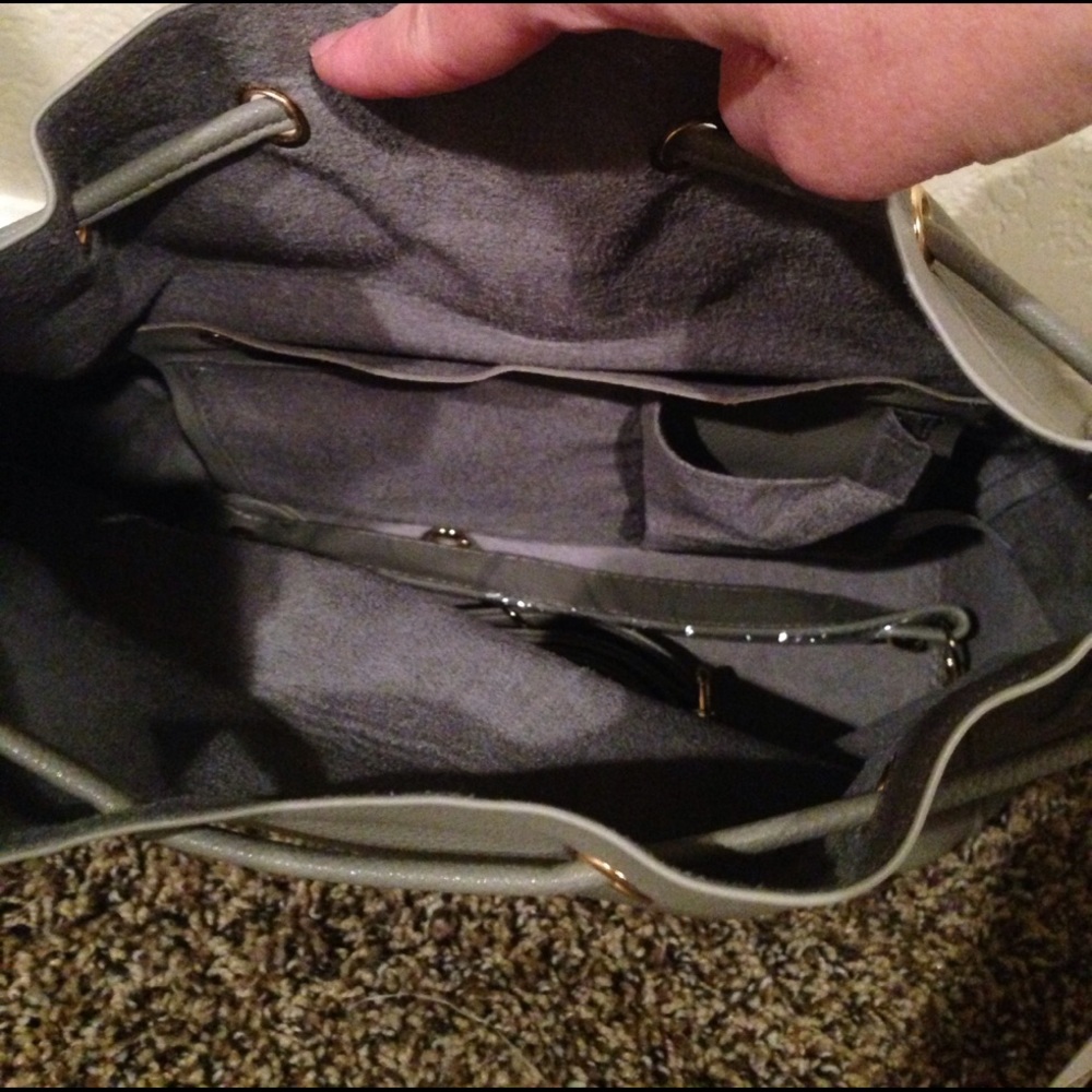 •Bucket Bag• - Picture 2 of 3