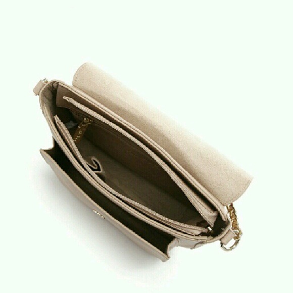 •Crossbody Bag• - Picture 2 of 3