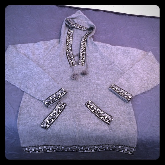 100% Alpaca Women's Sweater