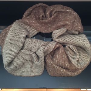 SOLD💥Reversible infinity scarve