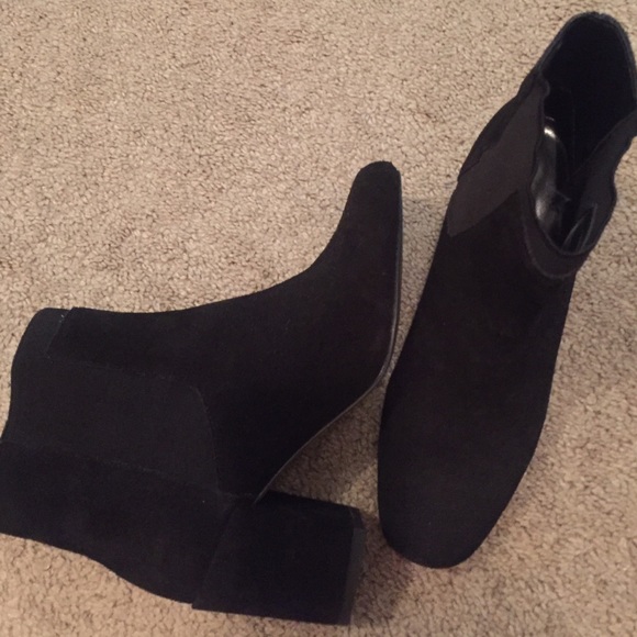 Zara Suede Chelsea Boot