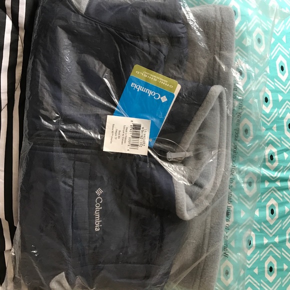 ✨✨Brand New Boys Columbia Jacket!✨✨