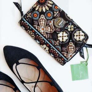 Vera Bradley Turn Lock Wallet in Canyon NWT Vera Bradley Turn Lock Wallet in Canyon NWT
