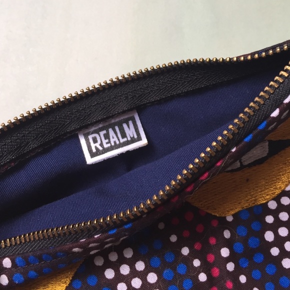 Lips Pouch! - Picture 4 of 4