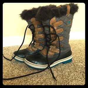 Women's snow boots