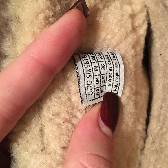 Brown UGG boots - Picture 3 of 3