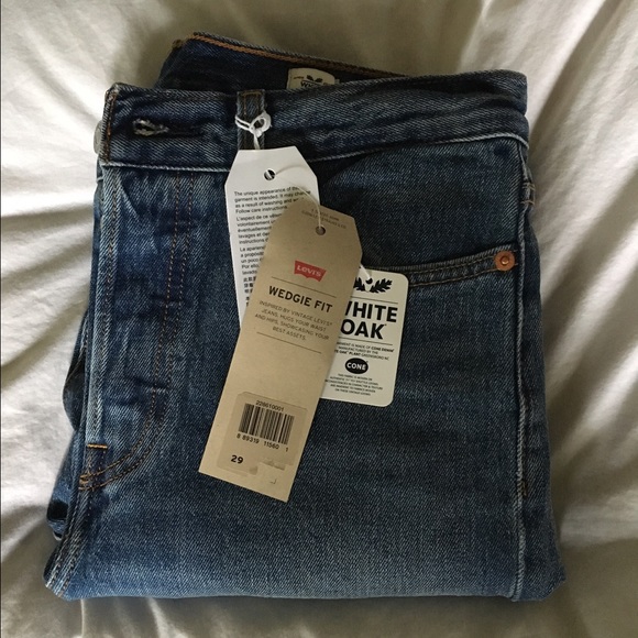 Levi's wedgie fit jeans