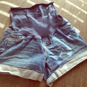 Great condition Maternity Shorts SZ large