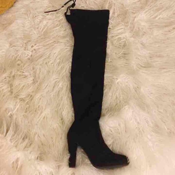 ▪️CLEARANCE *LAST1* Black Suede Over Knee Boots - Picture 3 of 3